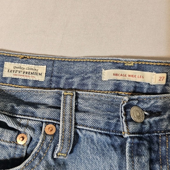 Levi's Ribcage Wide Leg Premium  Bell Flare High Rise Jeans Size 27 X 32 - Picture 3 of 12